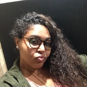 Meet your Posher, Manisha